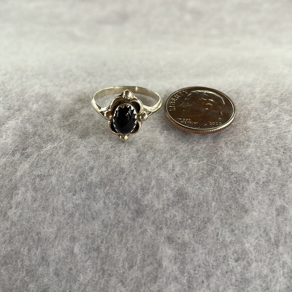 Onyx & Sterling Ring - Picture 2 of 3